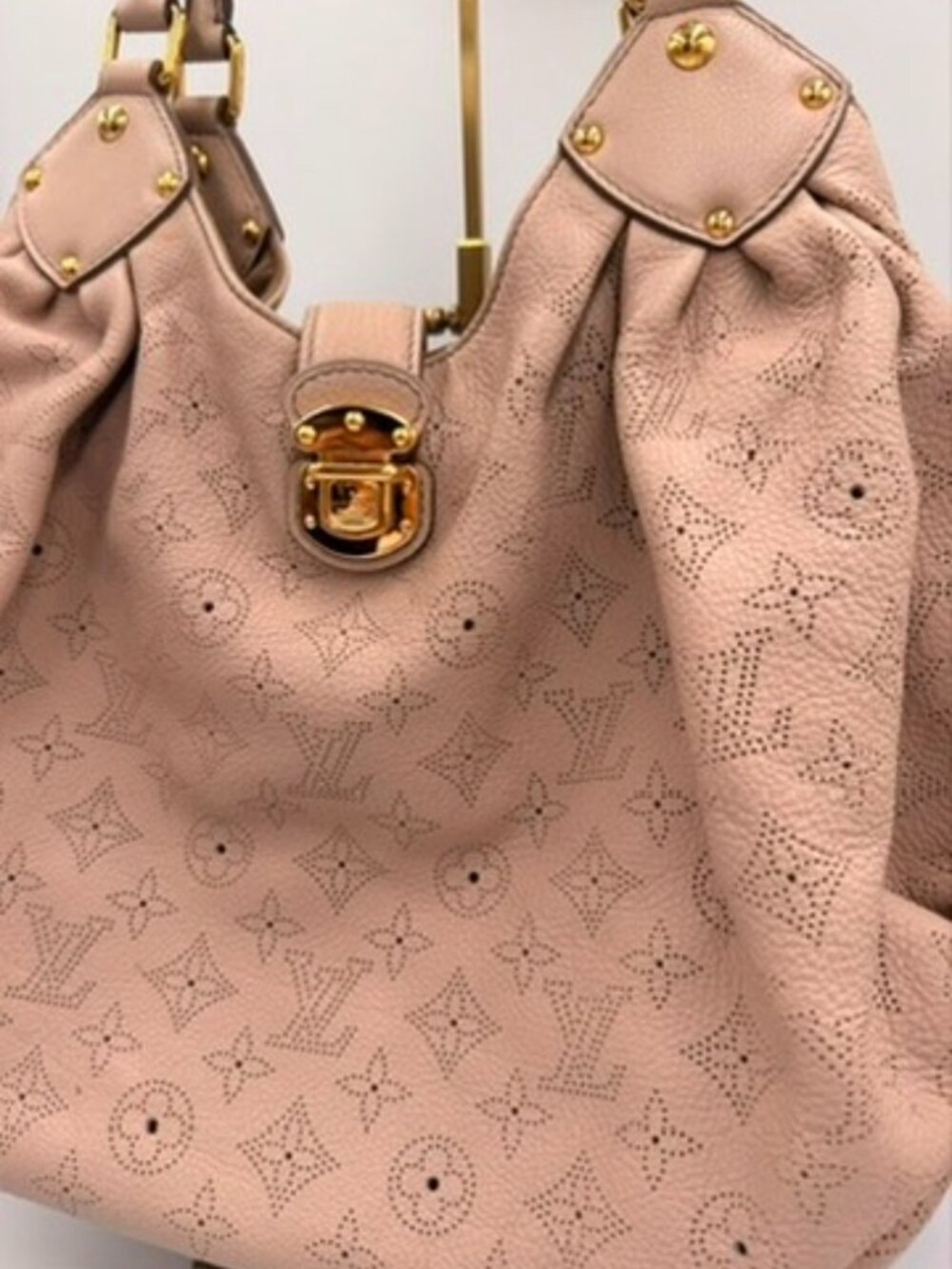 Louis Vuitton Mahina XL Hobo Blush Pink Leather Shoulder Bag - Picture 11 of 11